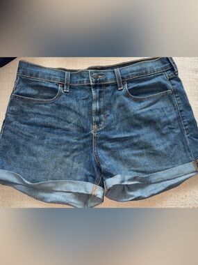 Old Navy Women’s Blue Denim Jeans Shorts - Classic Casual Style
